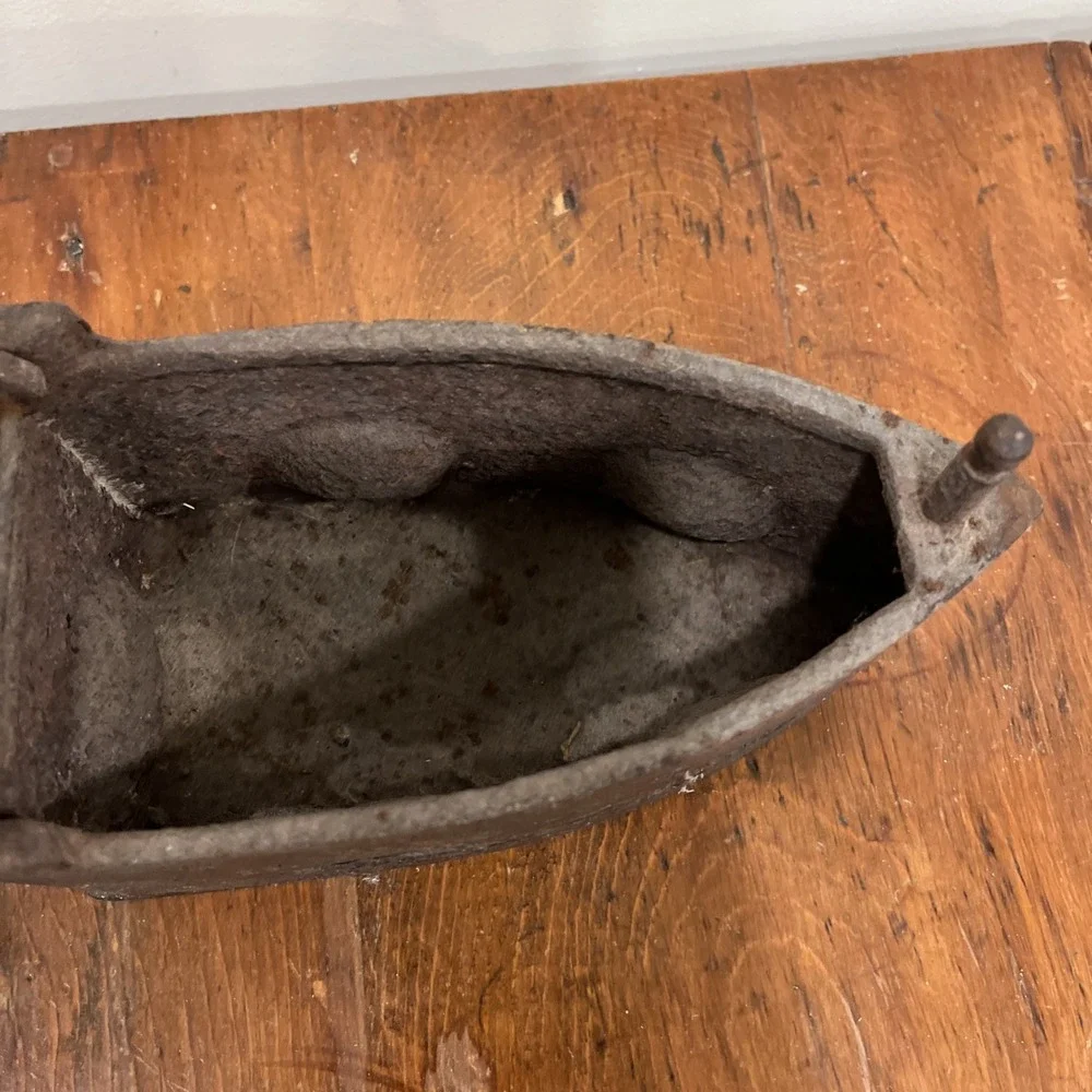 Antique 1900s Charcoal Coal Cast Iron Latch Wood‎ Handle Vintage Decor Shabby
